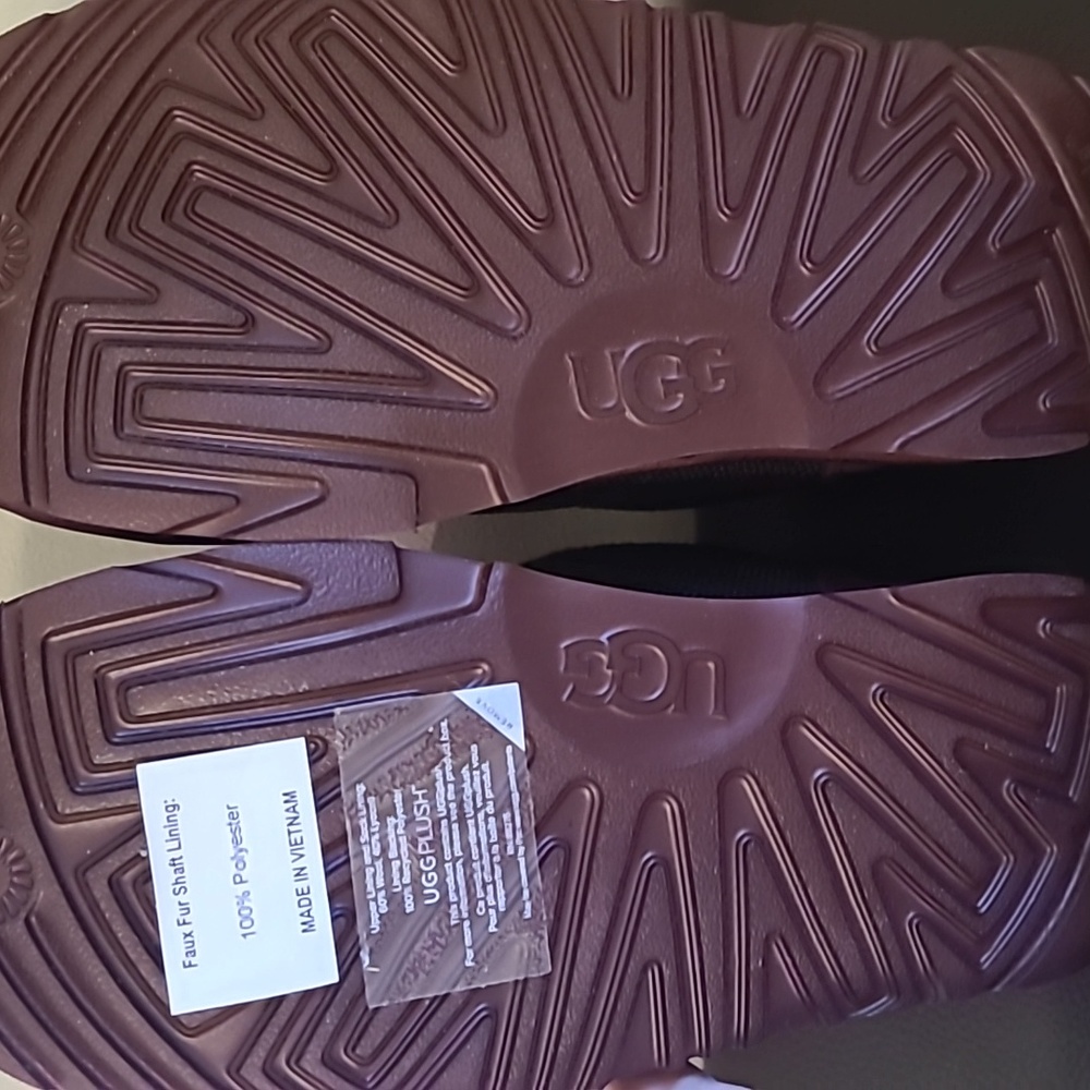 UGG boots - Picture 3 of 7